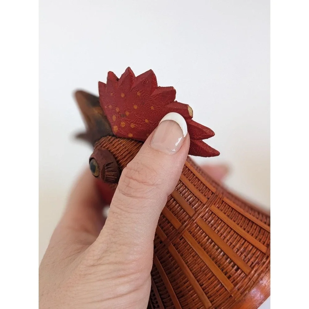 Vintage Shanghai Handicrafts Woven Wicker Rooster Lidded‎ Basket Hen Figural 9